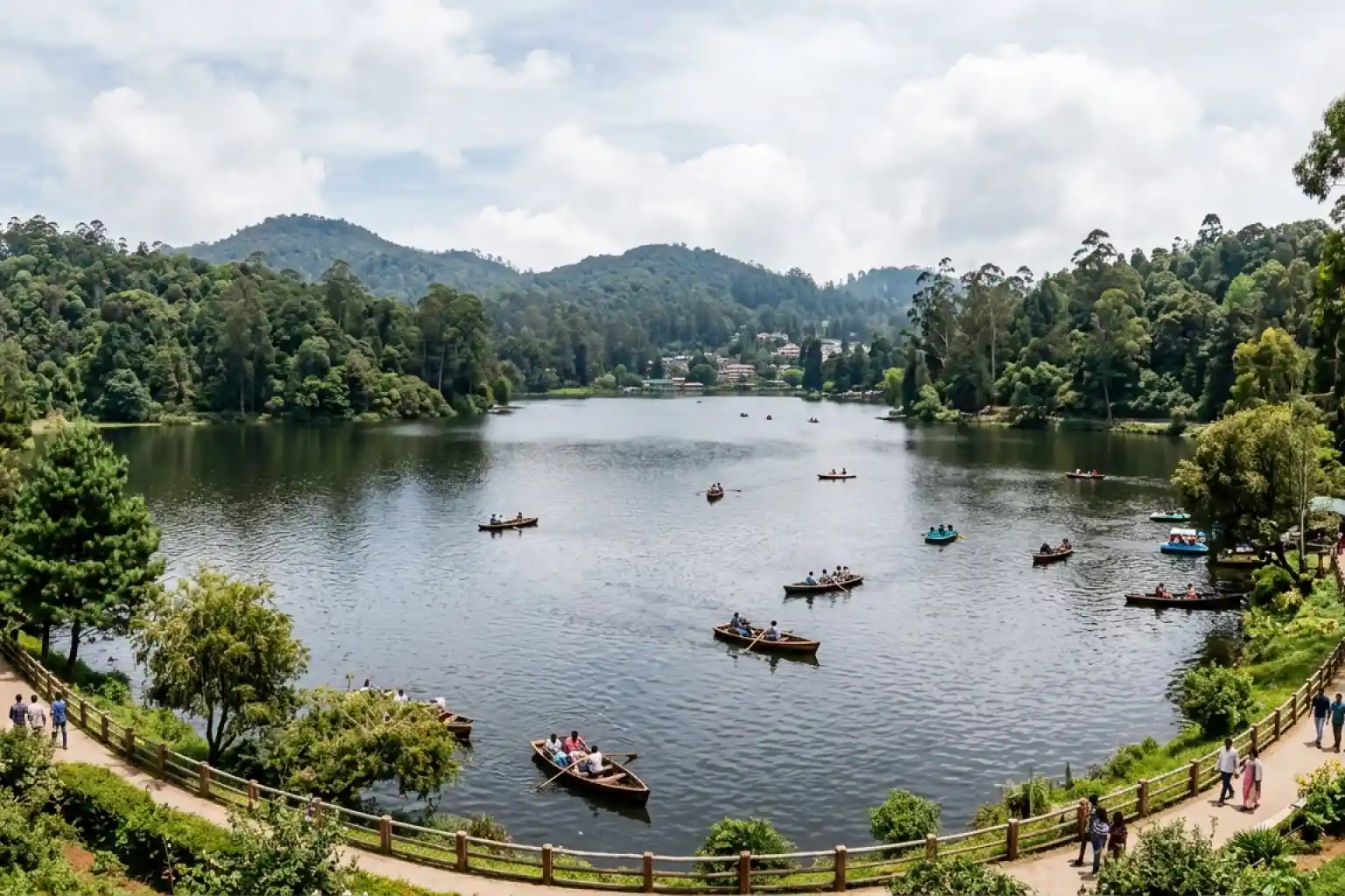 1. Kodaikanal Lake - YahTrip Travel Guide
